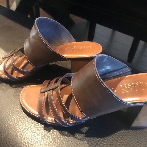 Brown Leather sandals - Picture 3 of 3